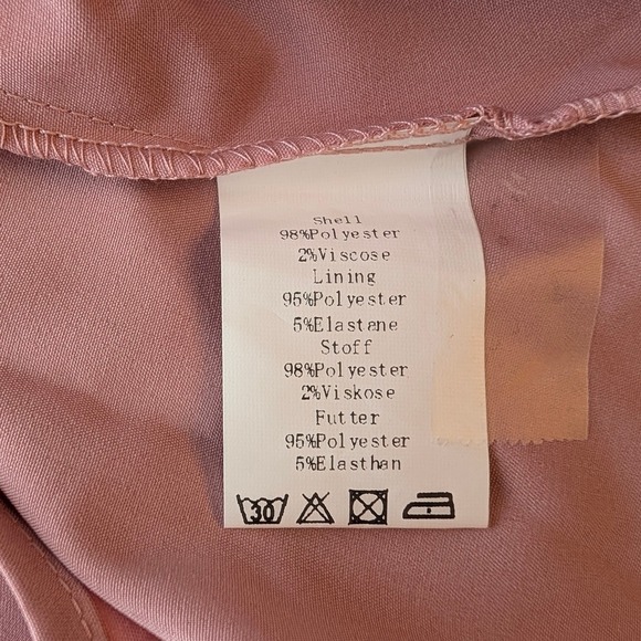 Maternity‎ Pink Ruffled Smocked Blouse Size L - Picture 11 of 11